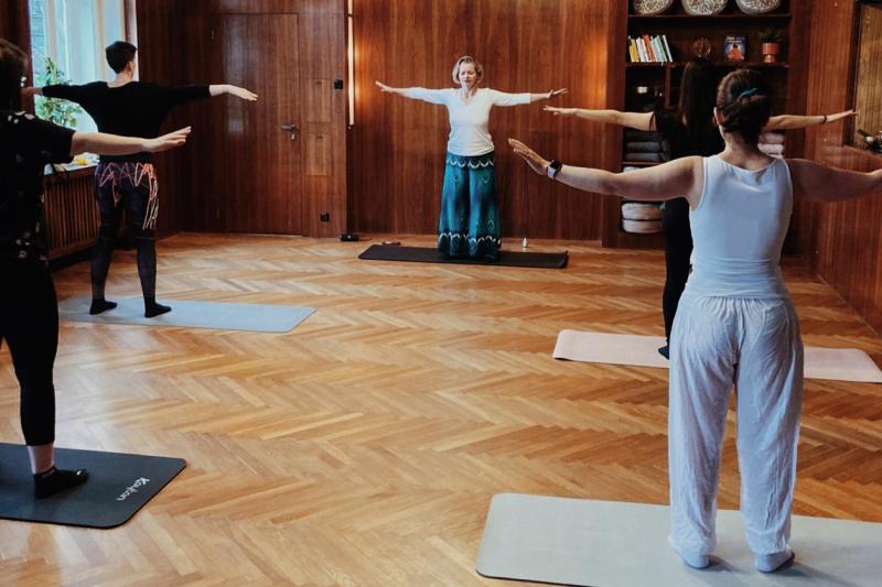 Qi gong Zářícího lotosu pro ženy